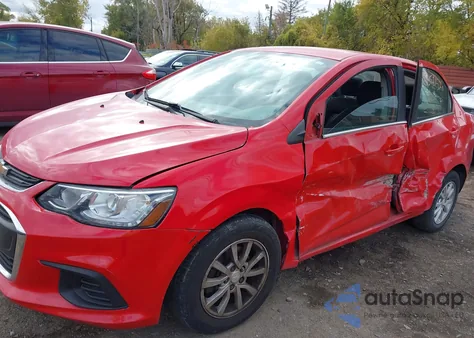 2017 Chevrolet Sonic Lt Auto z USA, uszkodzony, nr VIN 1G1JD5SH2H4108691